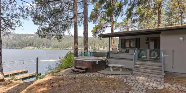 Image 4: 22513SLakewoodCoveRd-2