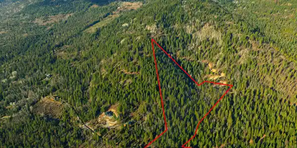 Image 3: Property Outline