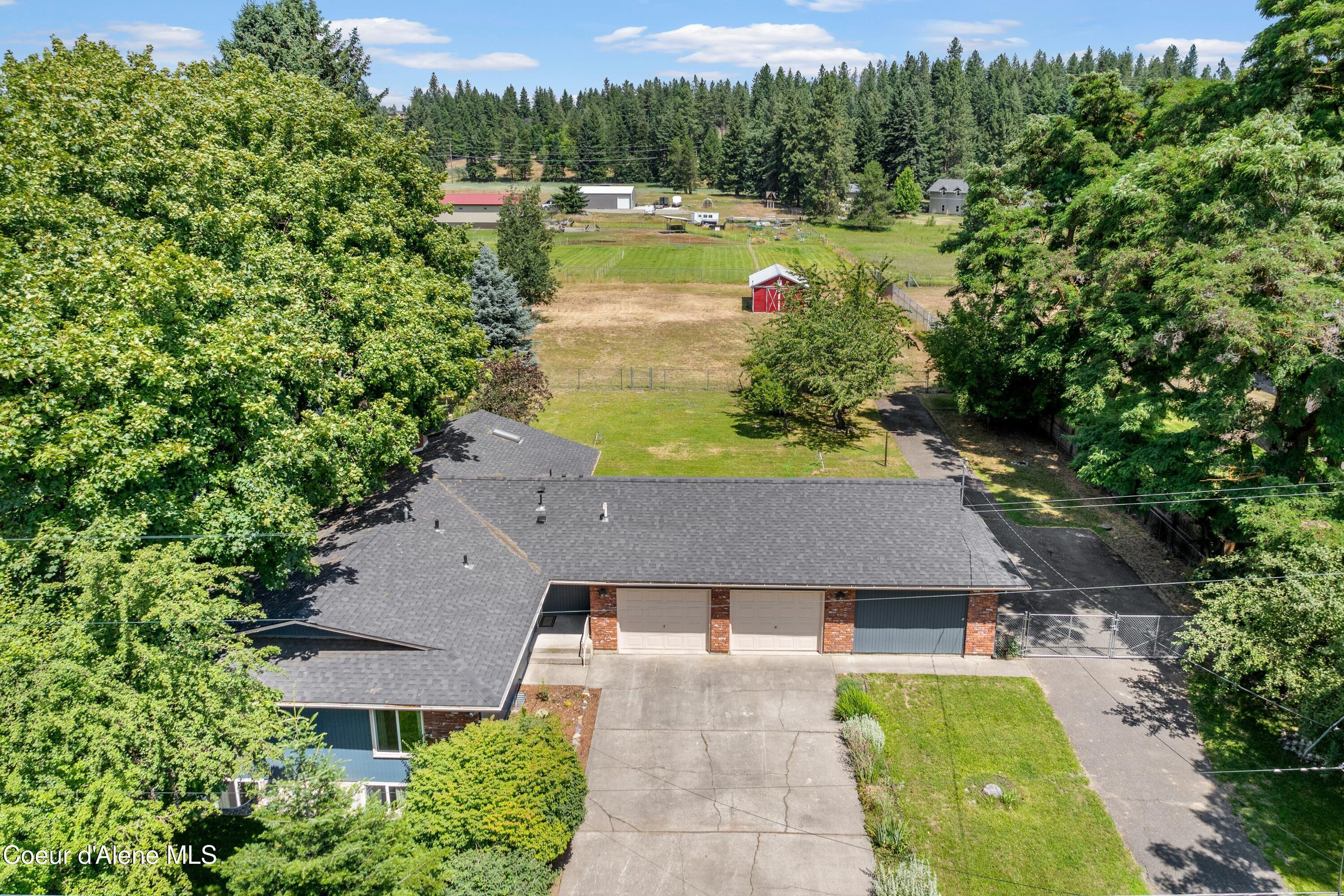 Image 3: Classic Ranch Style Home