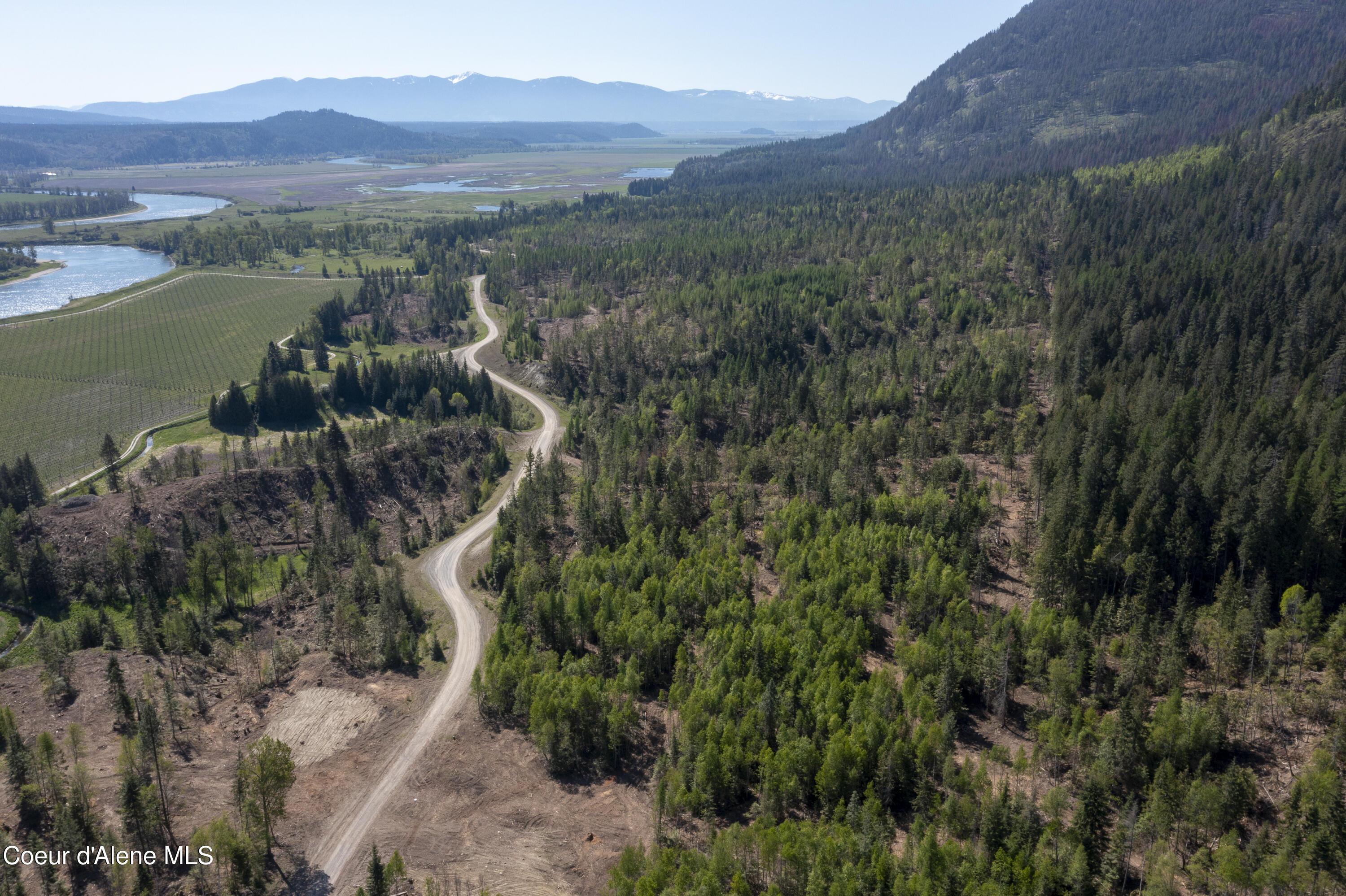 Image 3: Lot 6 (4 of 6)