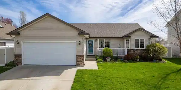 4384 W Lennox LOOP