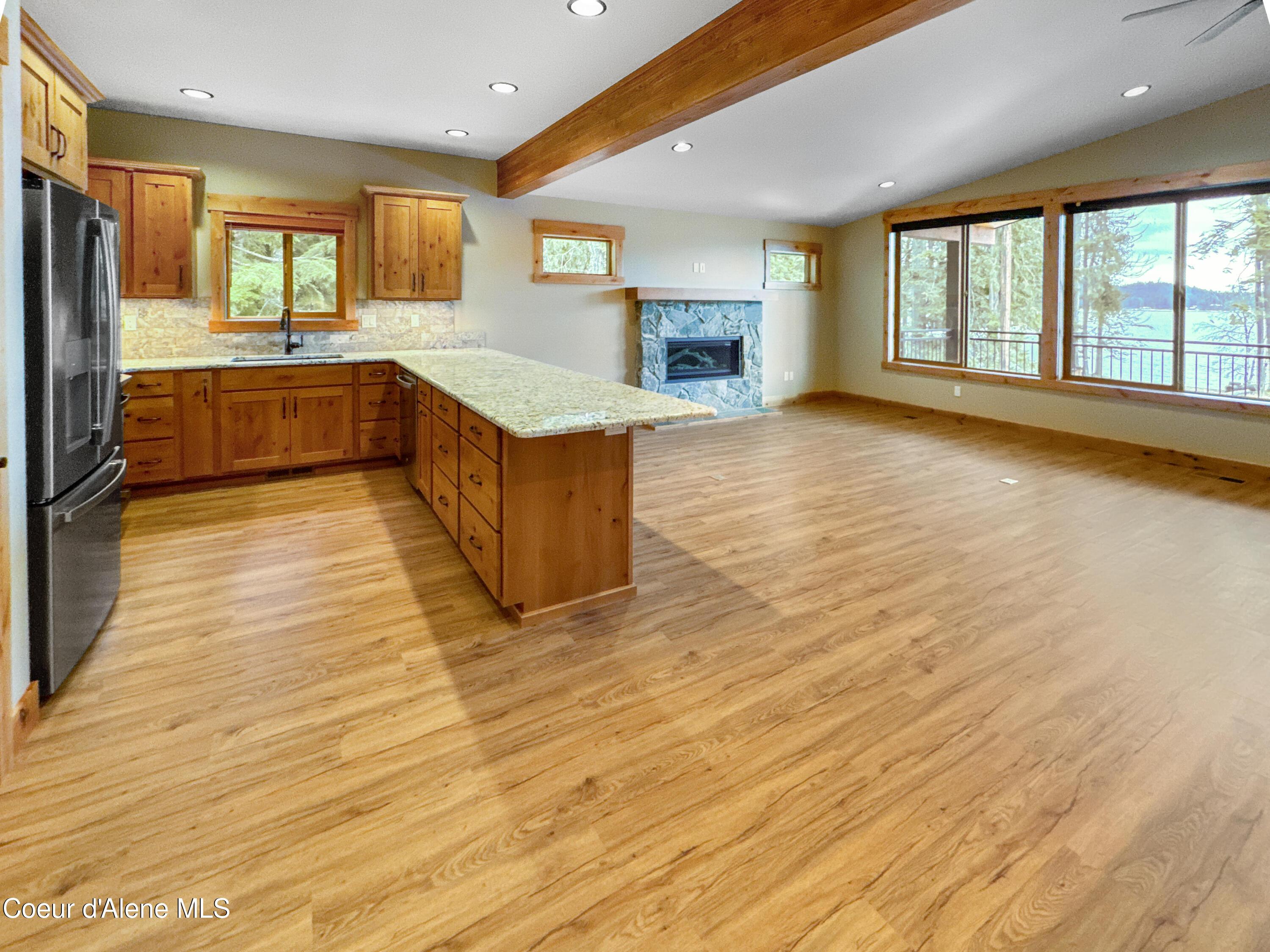 Image 2: Kitchen