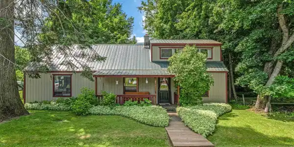 213 W 5th AVE