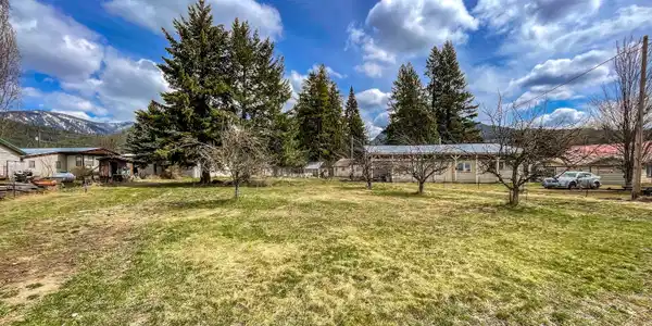 400 W 4th AVE