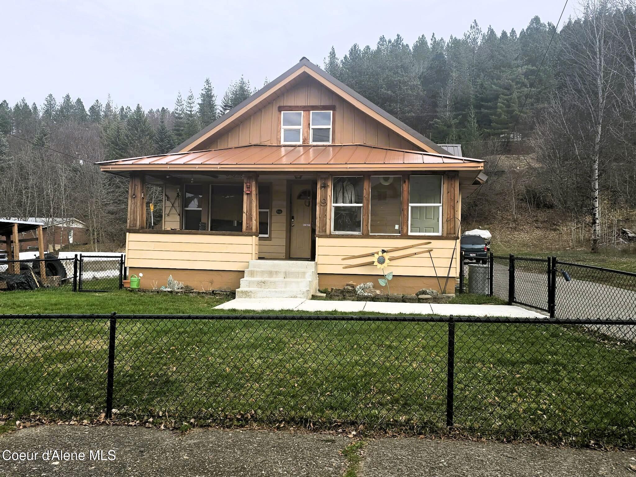 Image 2: Front of Home