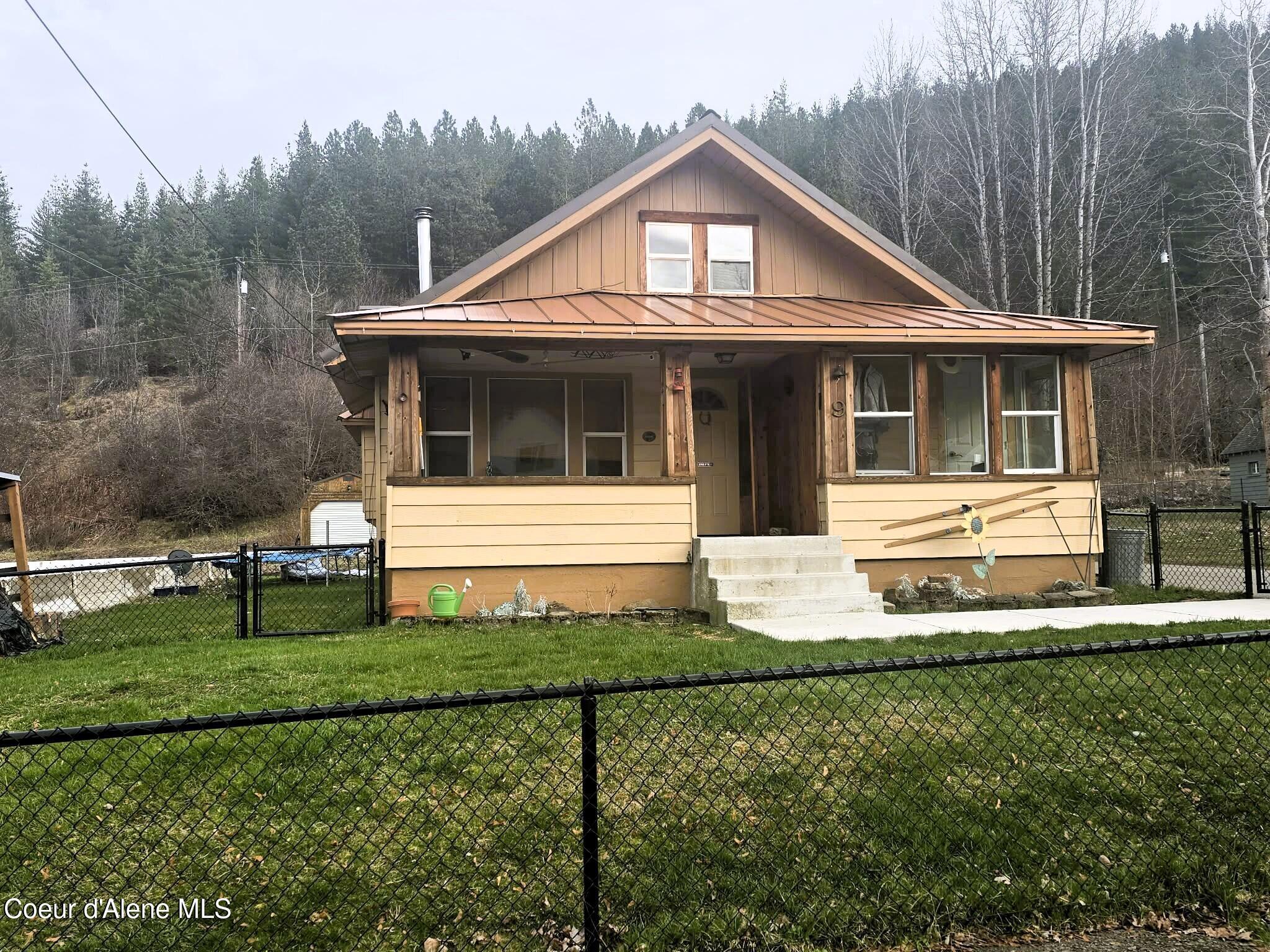 Image 3: Front of Home