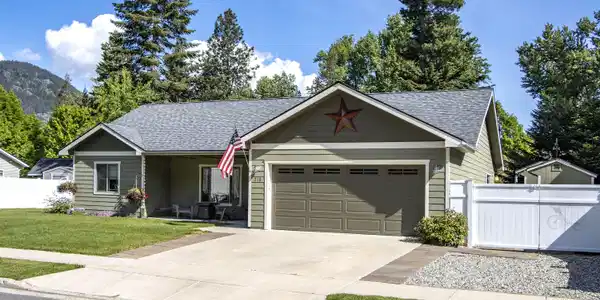 318 Huppert Lane
