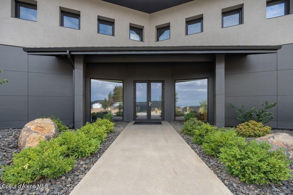 Image 2: 002_Main Entry