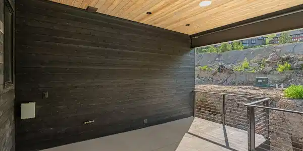 Image 3: Large Covered Deck