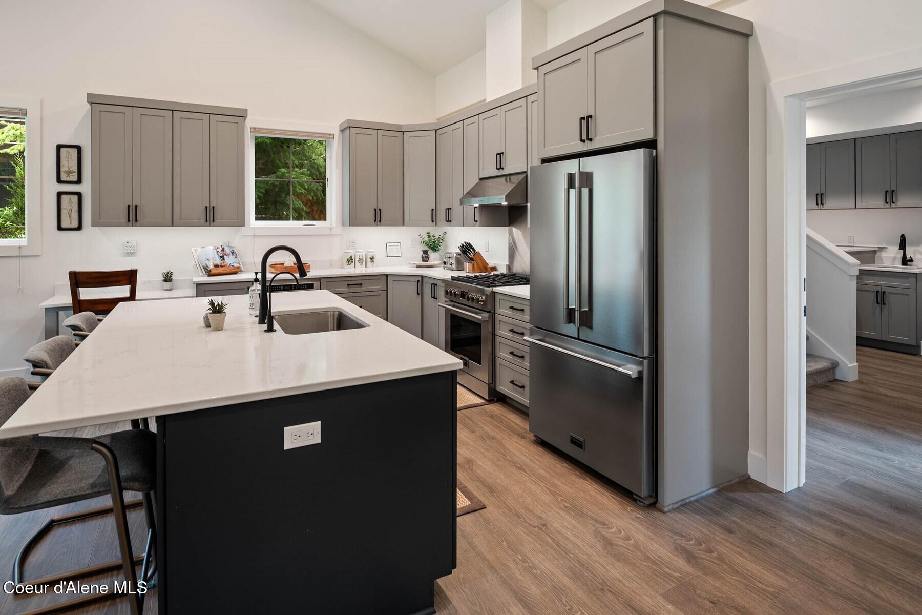 Image 2: Designer Kitchen