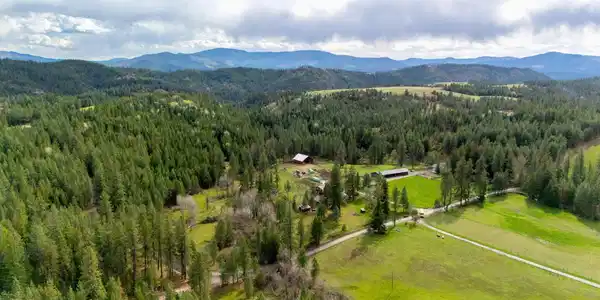 Image 3: Views in All Directions