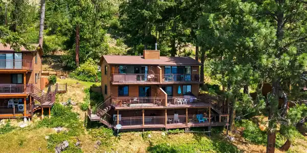 Image 3: 18122 E Duwamish