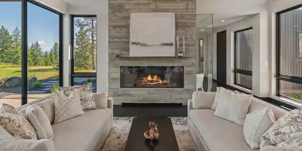Image 3: Living Room