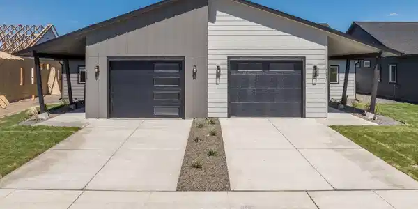 7745 N Mocha LOOP