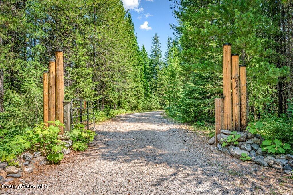 Image 2: Gate entry