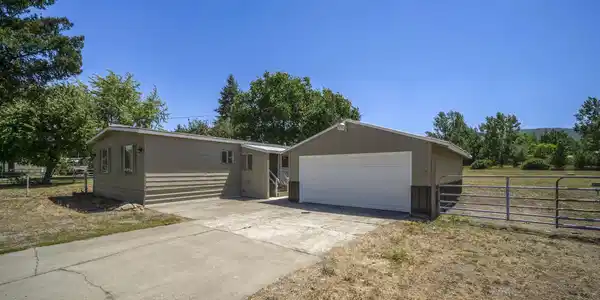 Image 2: Home and Shop