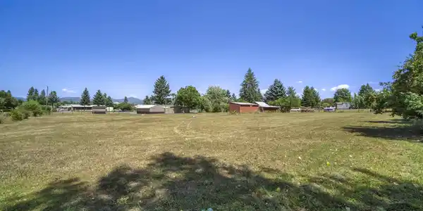 Image 4: Rear Pasture