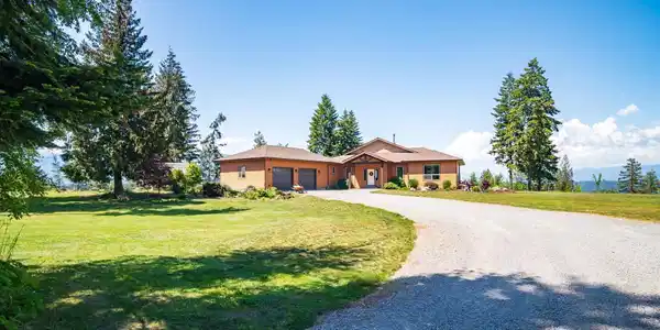 Image 2: 153 Ocean Front Pl