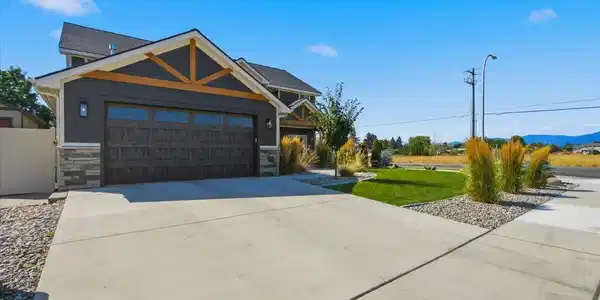 Image 3: 03-1573 N Luke Ln_RedHogMedia