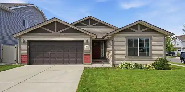 1515 N Skykomish DR