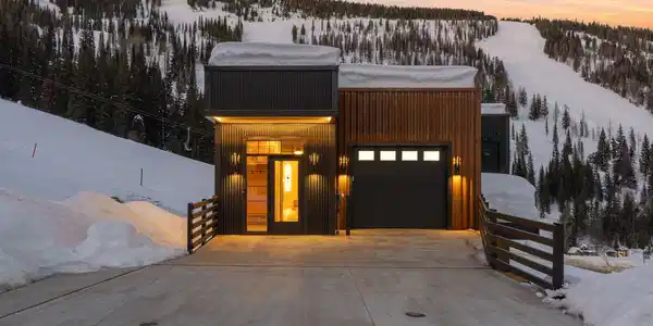 5 Chutes Ln