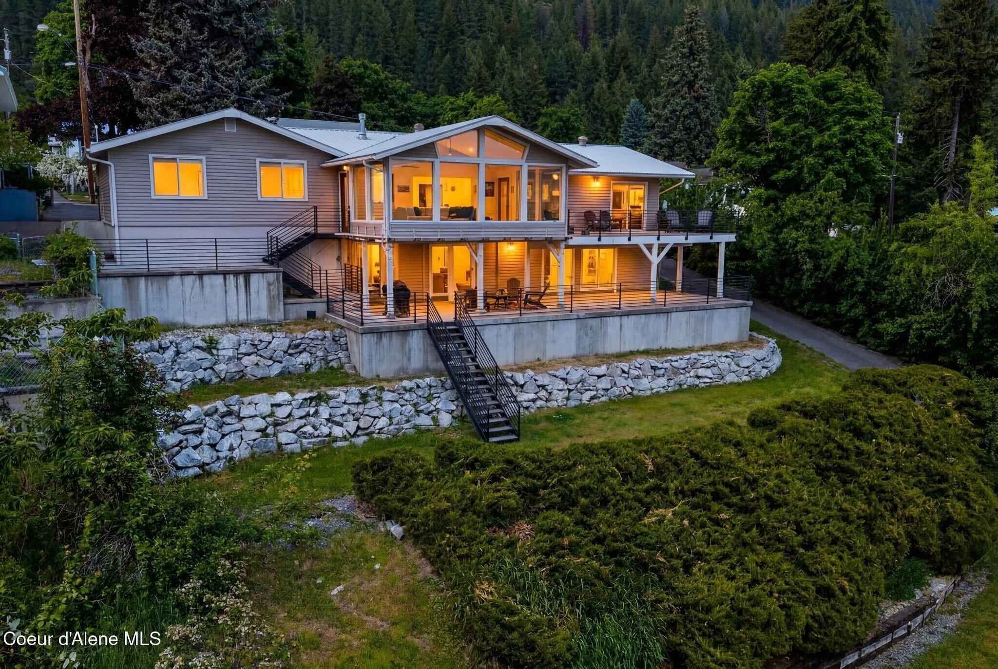 Image 3: Two-Level Home on Tiered Lot