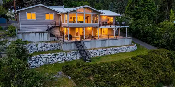 Image 3: Two-Level Home on Tiered Lot