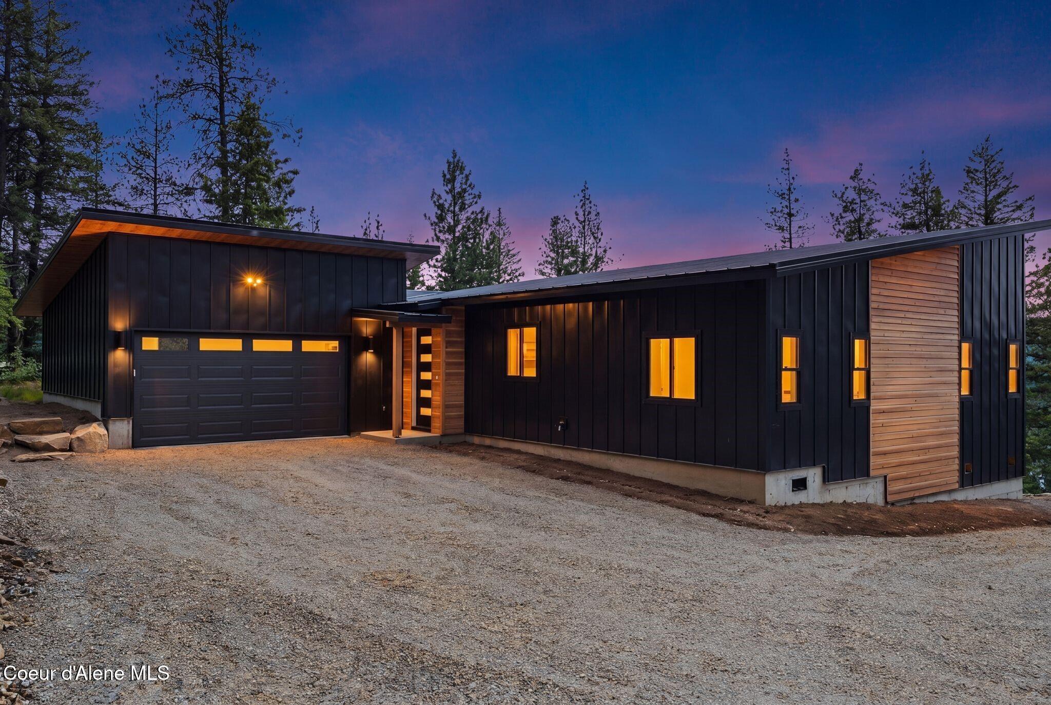 Image 2: Modern Meets Rustic