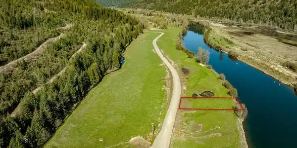 Image 2: Lot 21