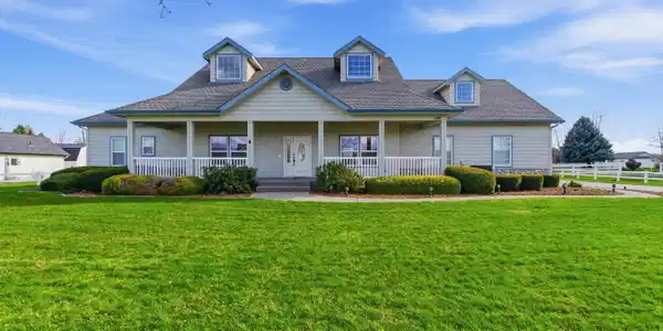 2300 W POLO GREEN AVE