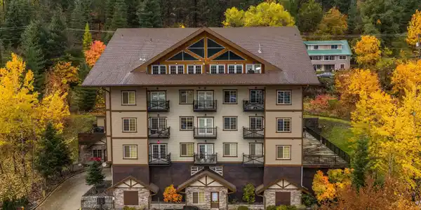 Image 3: Front of Condos