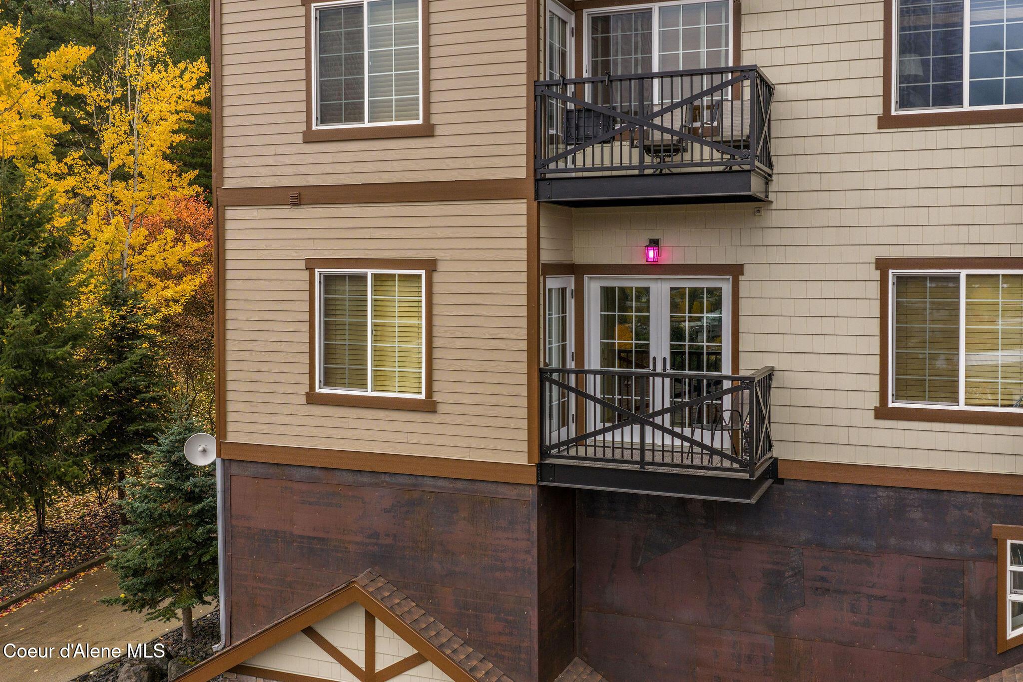 Image 4: Balcony