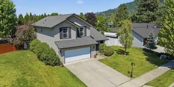 1291 E Center Green LOOP