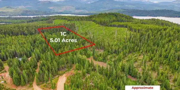 Image 2: 002-nkanextto585BourbonLane-2LotsBC-Nord