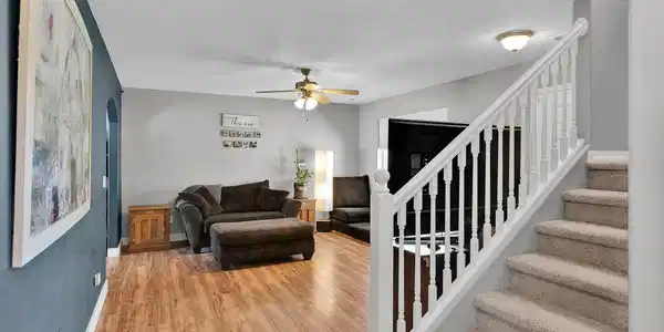 Image 3: 34-web-or-mls-SkyLight - Moonstone-46