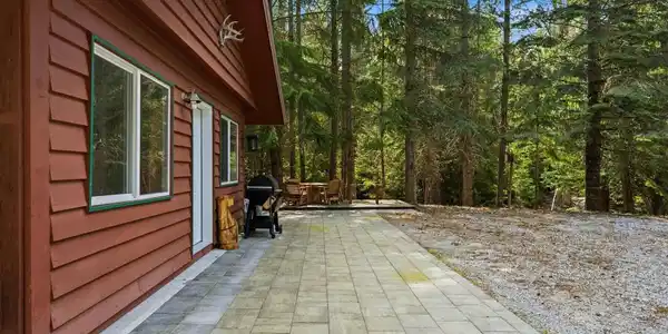Image 4: Front Porch