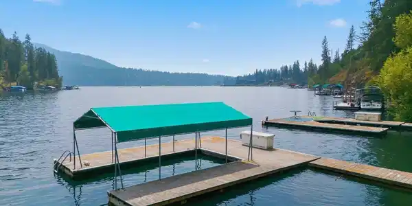 Image 4: 04-Dock