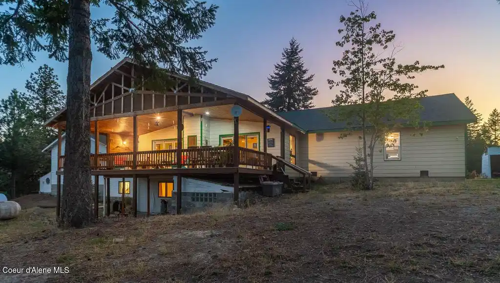 Image 1: Exterior twilight