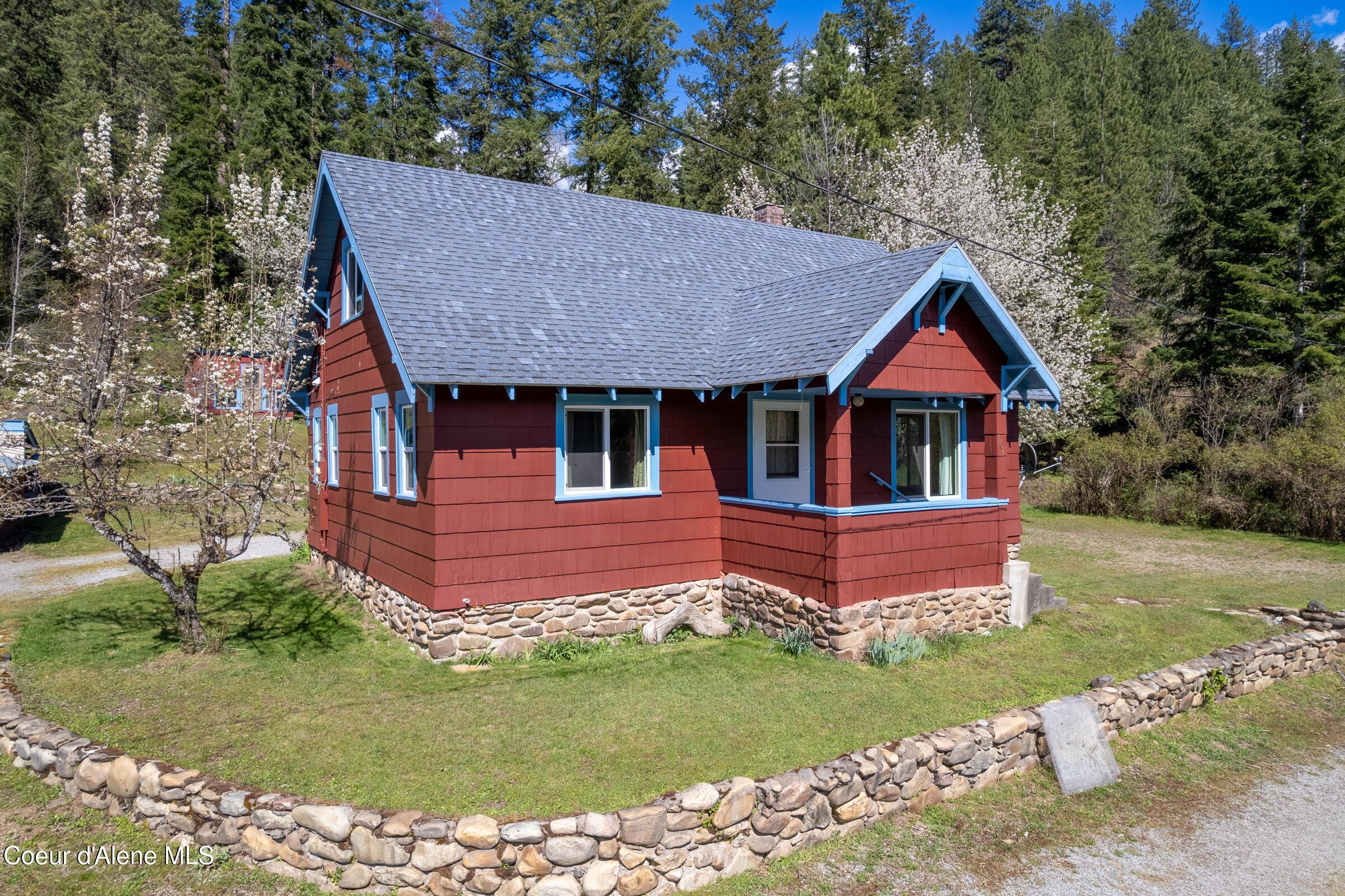 Image 2: 005-204NucholsGulchRoad-Osburn-ID-83849-