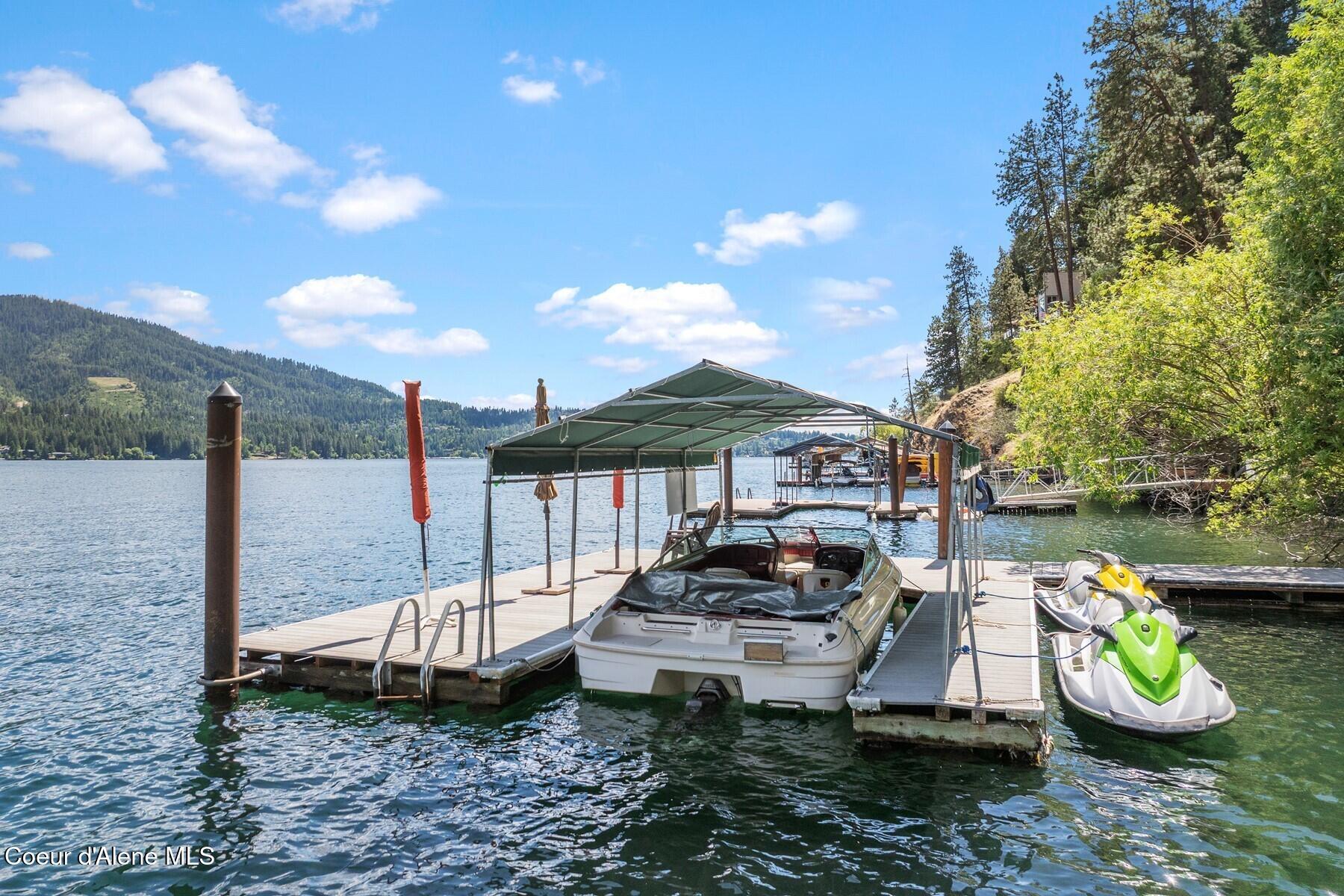 Image 3: Deep Water Private Dock