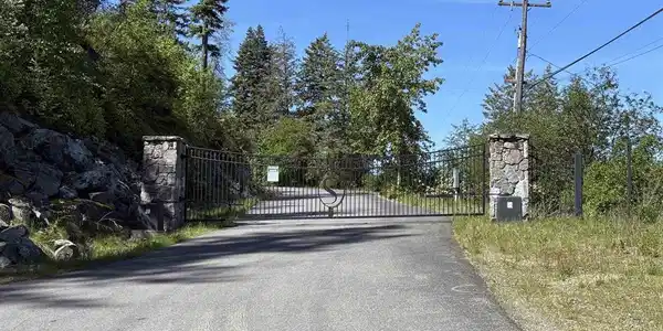 Image 3: 3