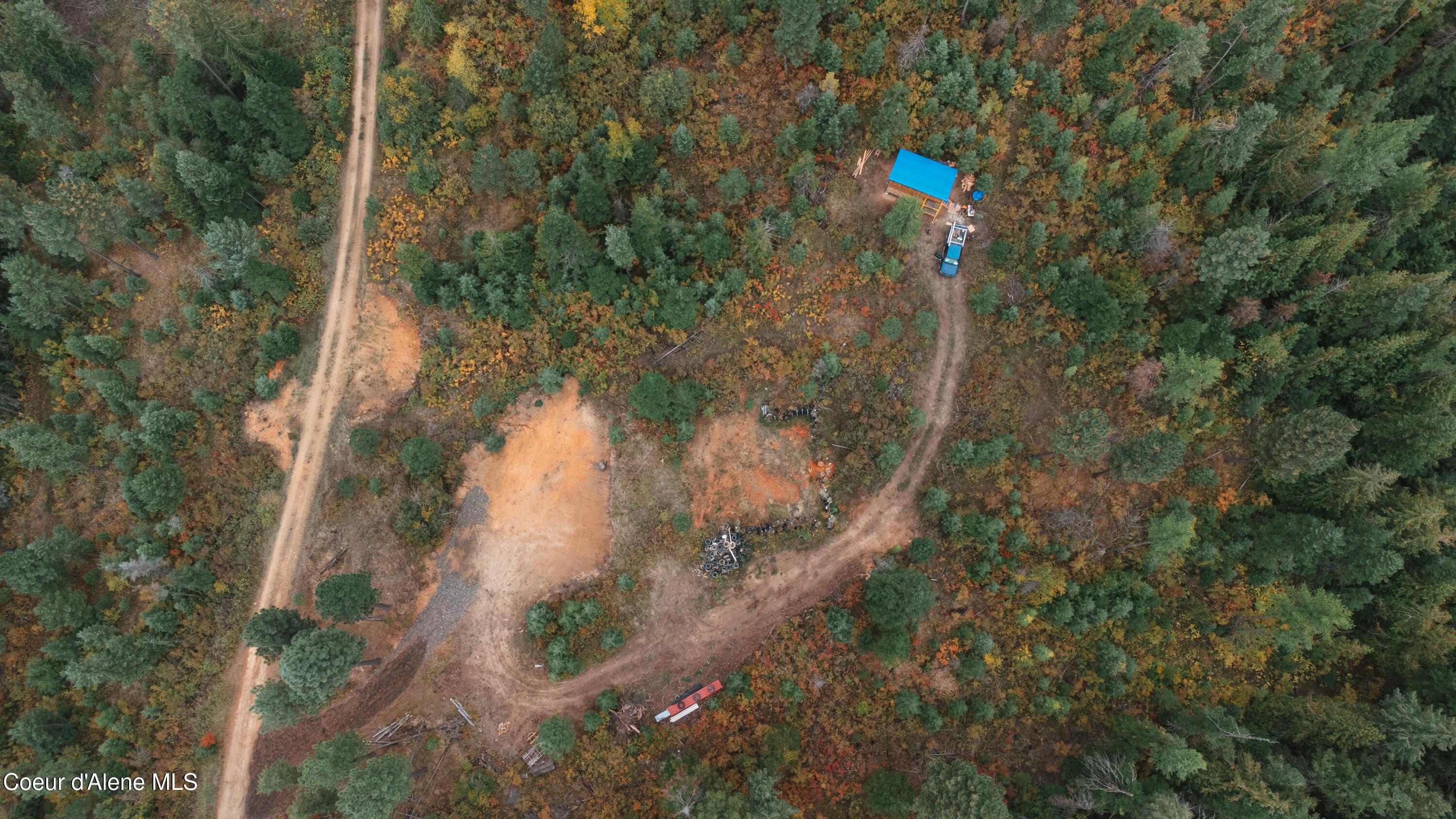 Image 2: AerialOfCabinAndDriveway
