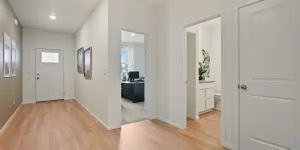 Image 3: Inside-Spokane-5th-5