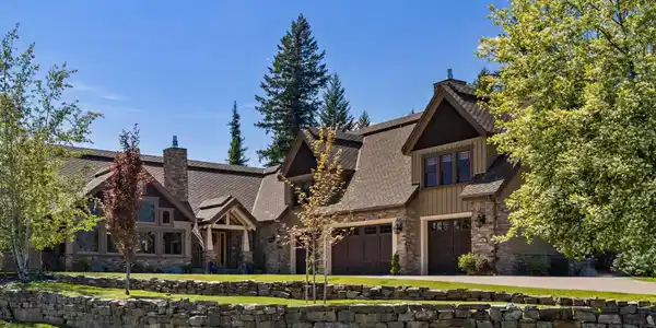 110 Wright Court