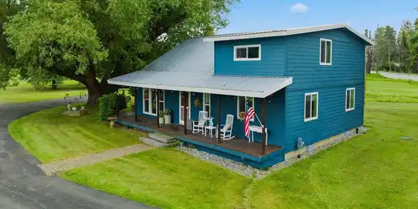 Image 3: Side of home