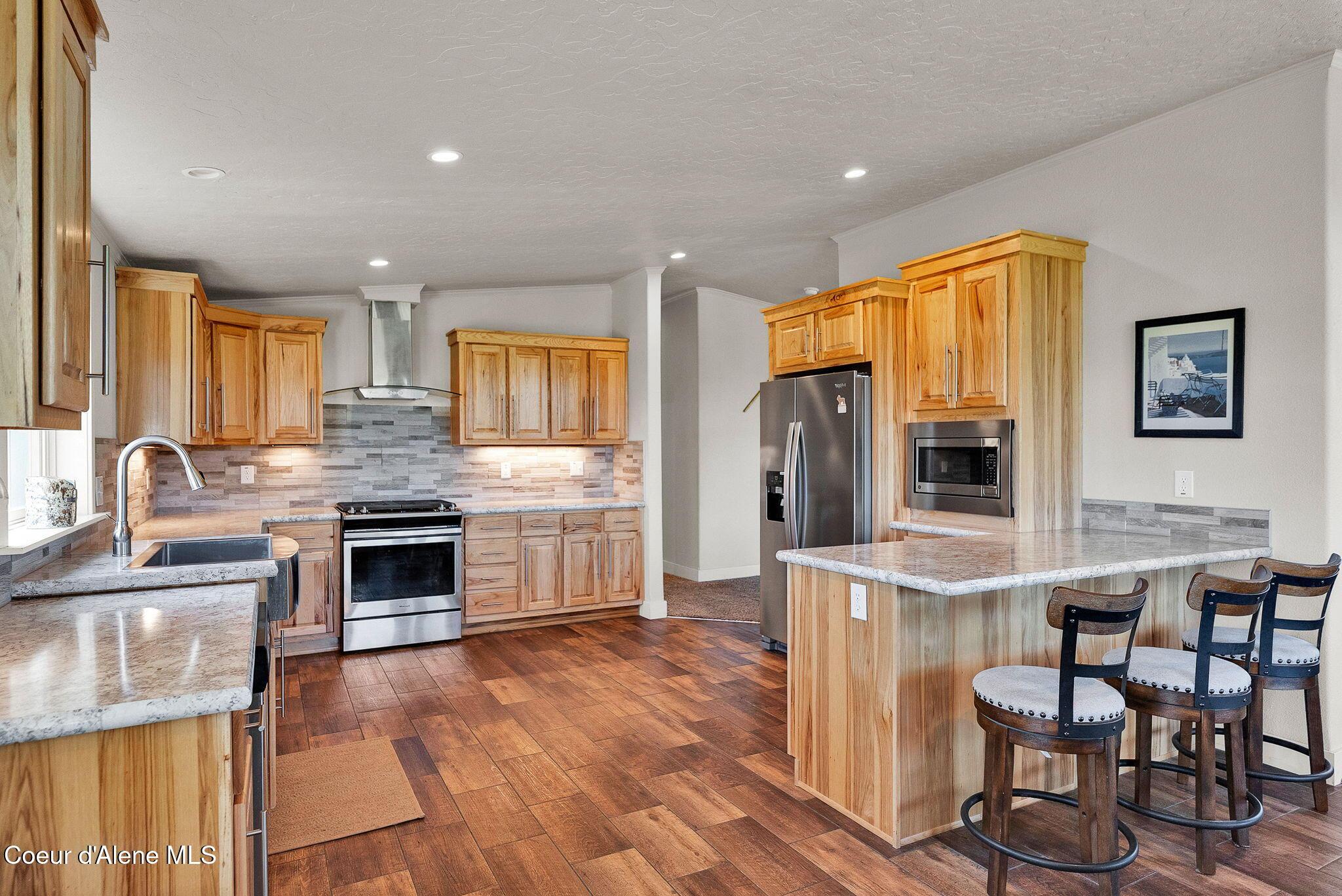Image 2: Kitchen