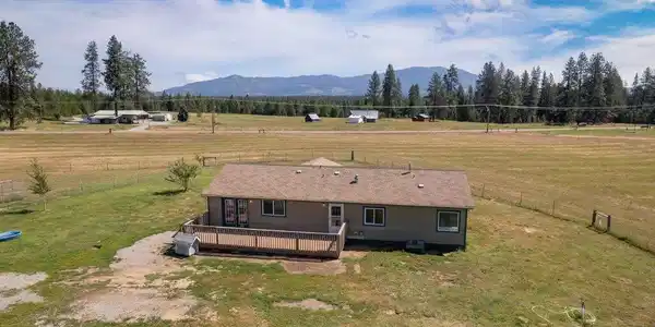 Image 2: 002-51BowersTrail30SawbuckRoad-SpiritLak