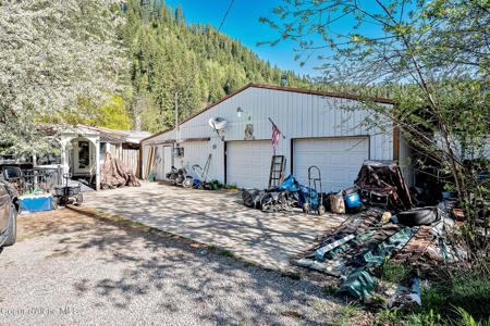 1075 Burke Rd
