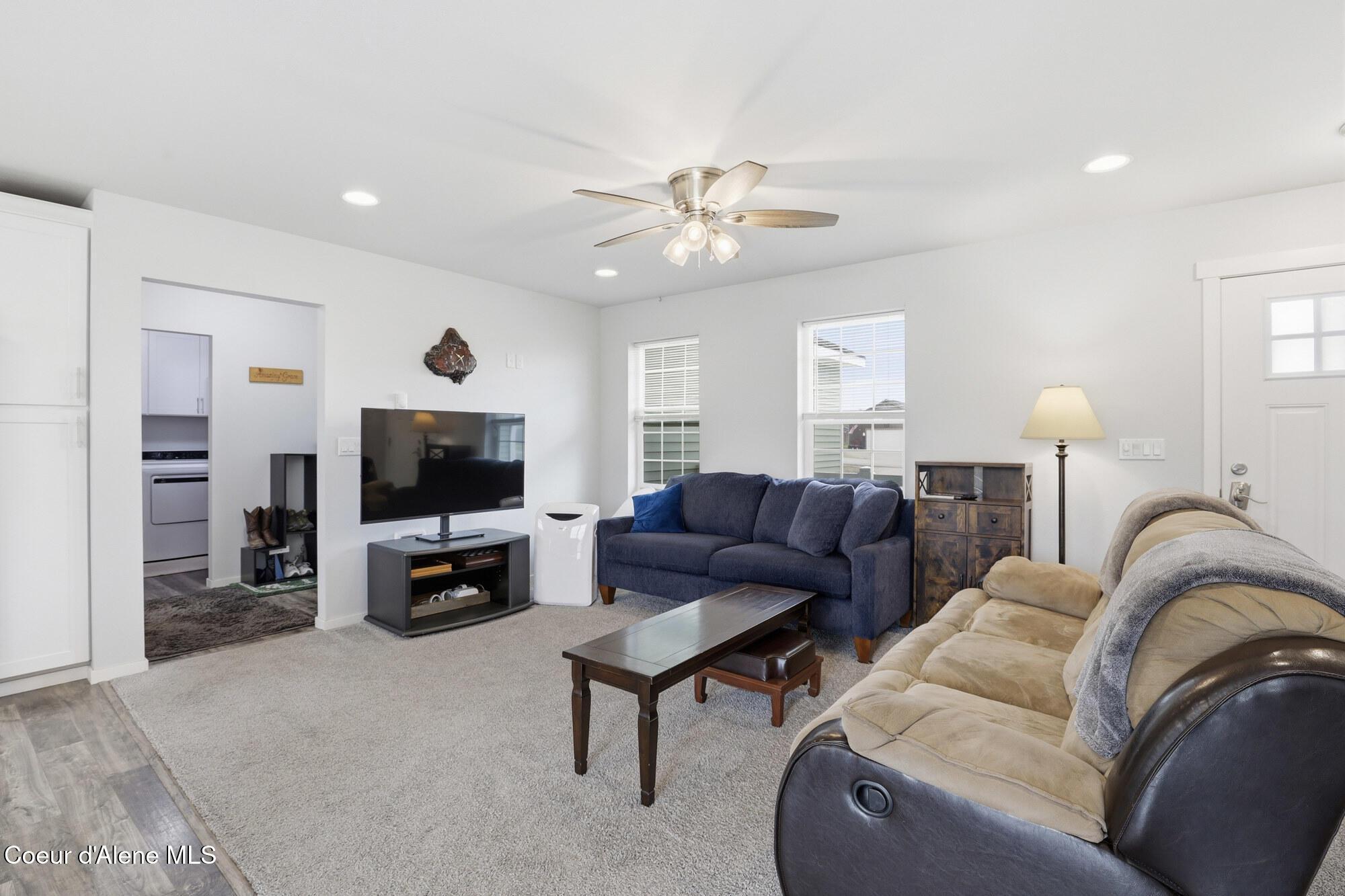 Image 4: 4_516 solar rd