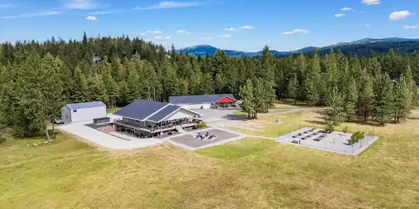 Image 2: Two homes, Shop, Gardens